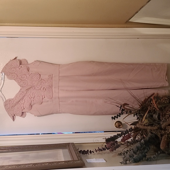 Beautiful "dusty pink" laced jumpsuit! With pockets. - Picture 2 of 4